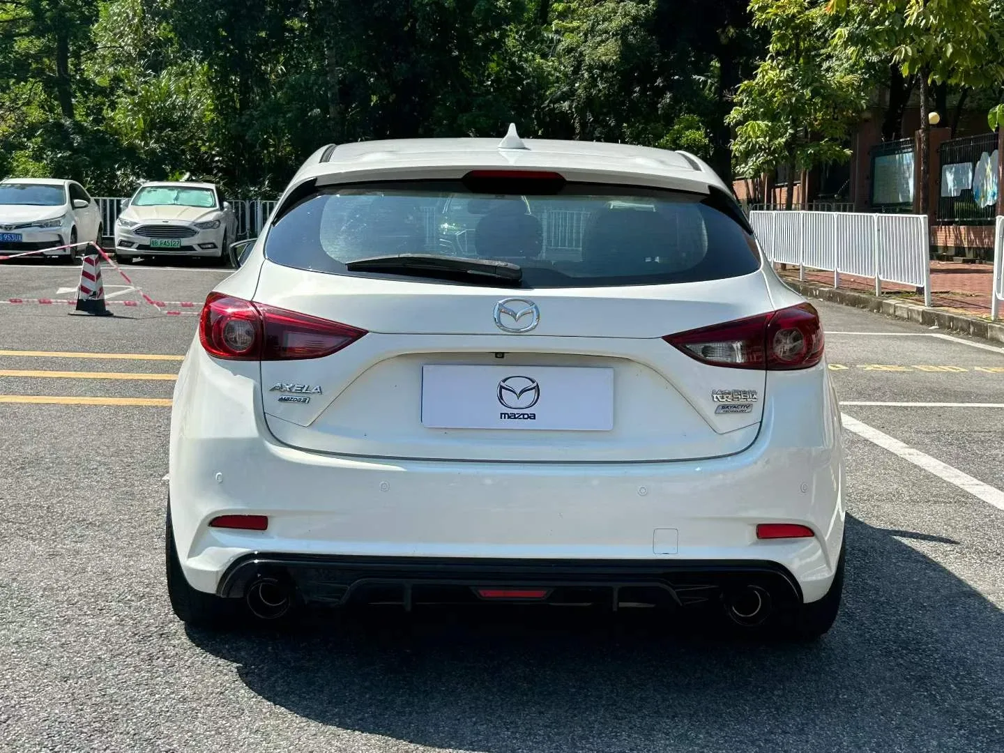 Mazda Axela Hatchback 2.0