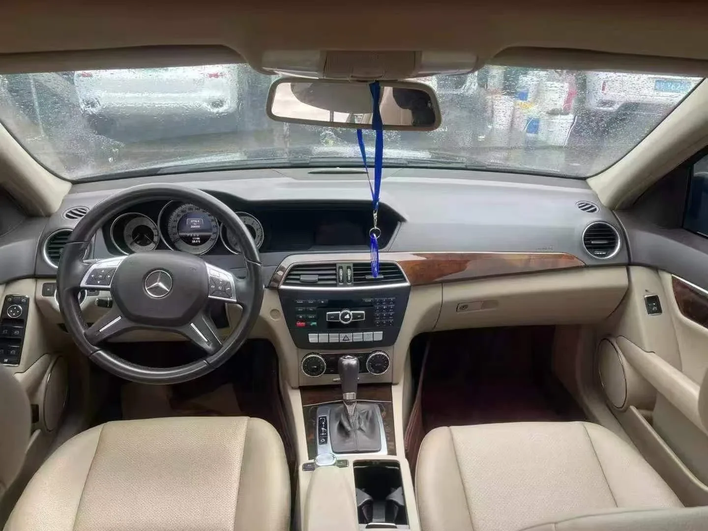 Mercedes-Benz C 260