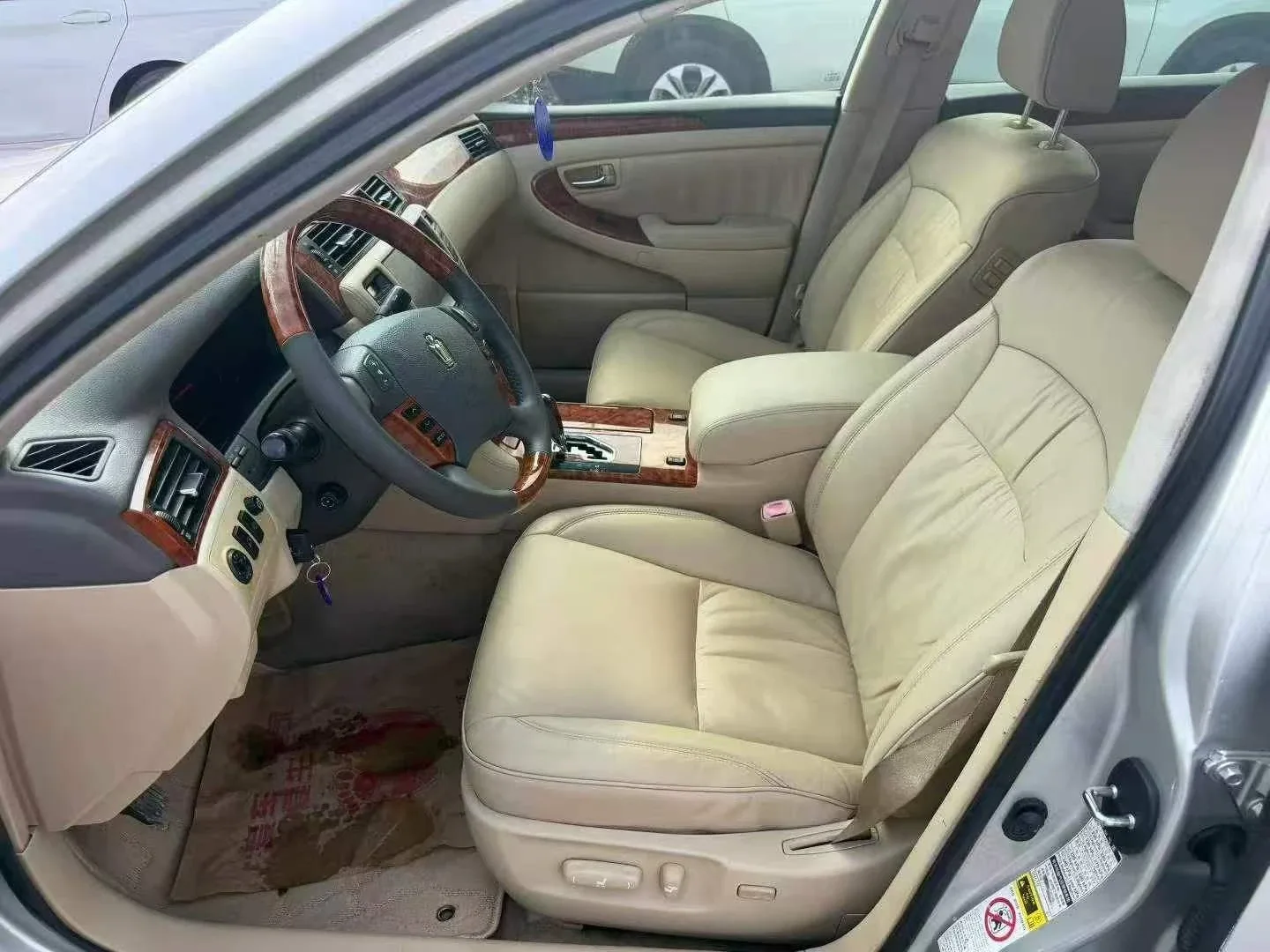 Toyota Crown Royal Saloon