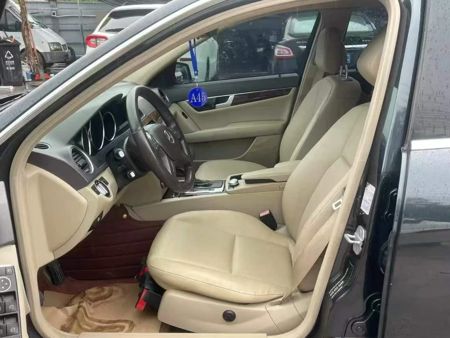Mercedes-Benz C 260