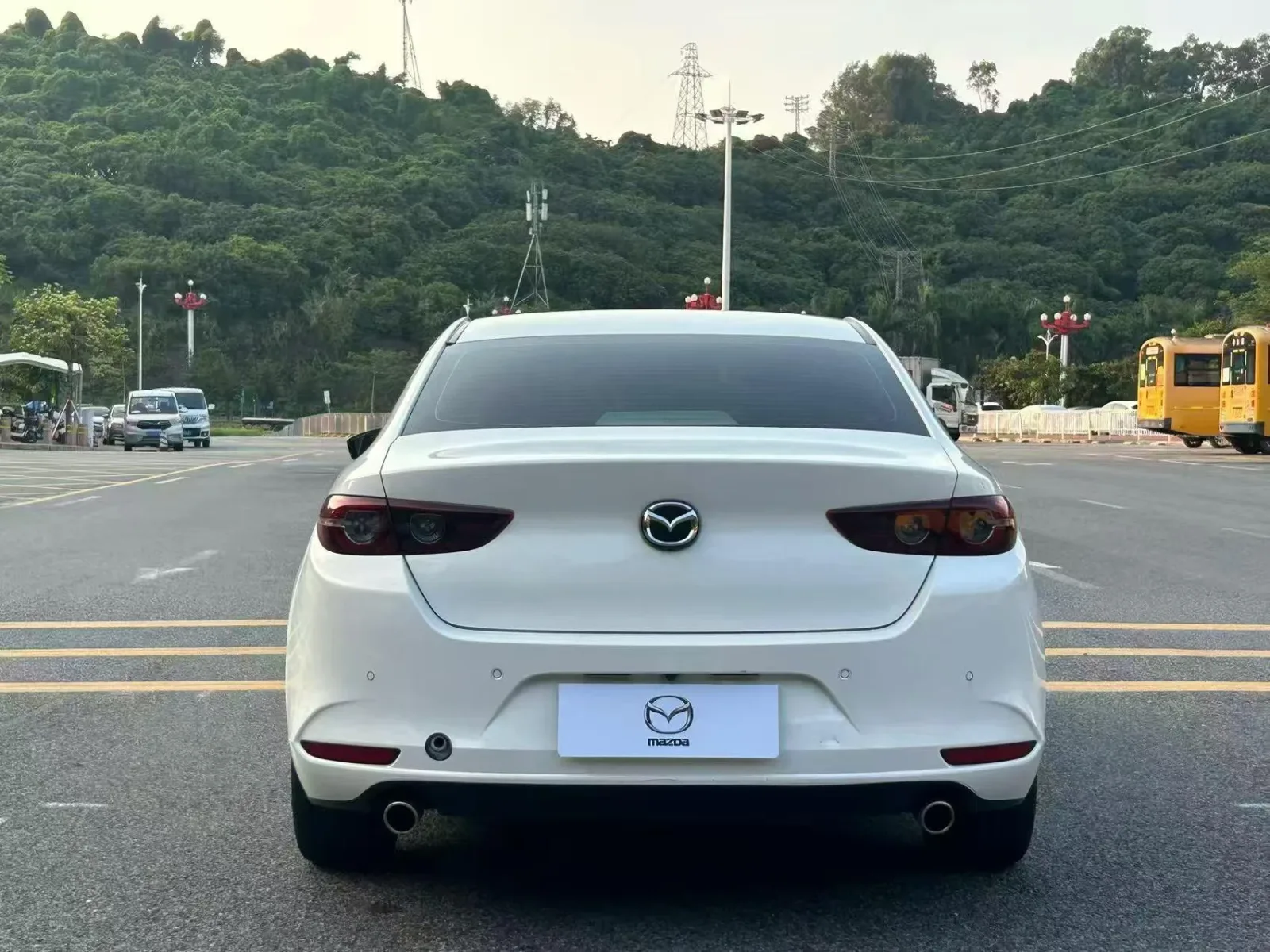 Mazda3 Axela 2020 2.0