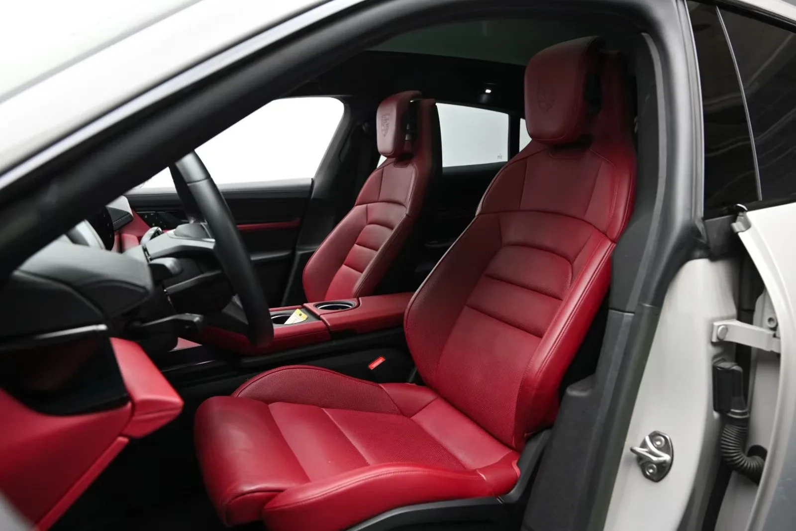 Porsche Taycan 4 Cross Turismo, 2023