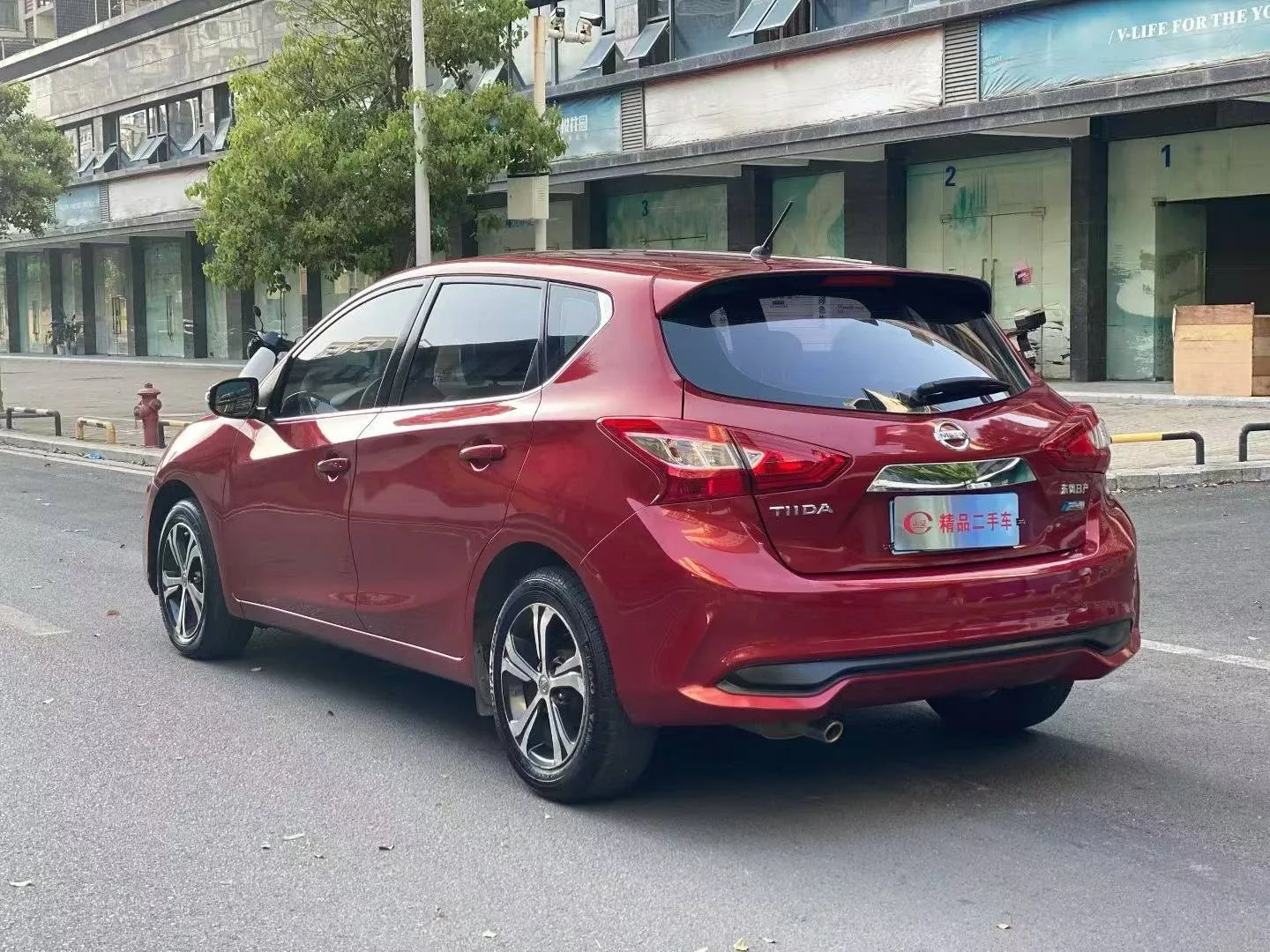 Nissan Tiida 1.6 CVT