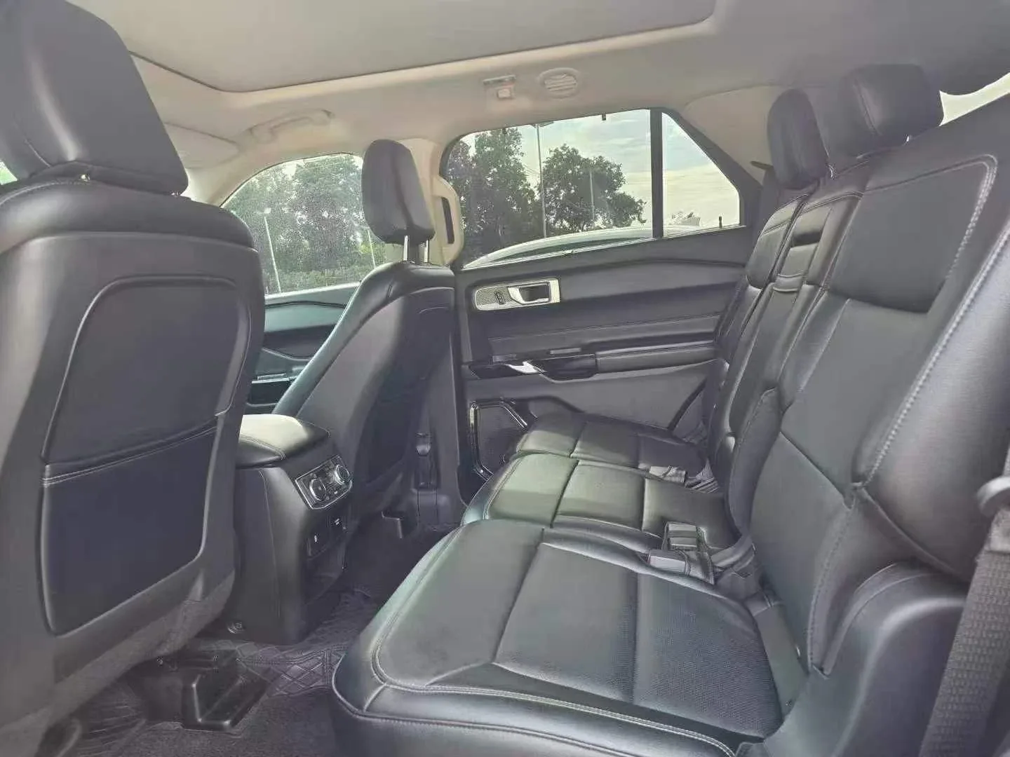 Ford Explorer 7 мест, полный привод