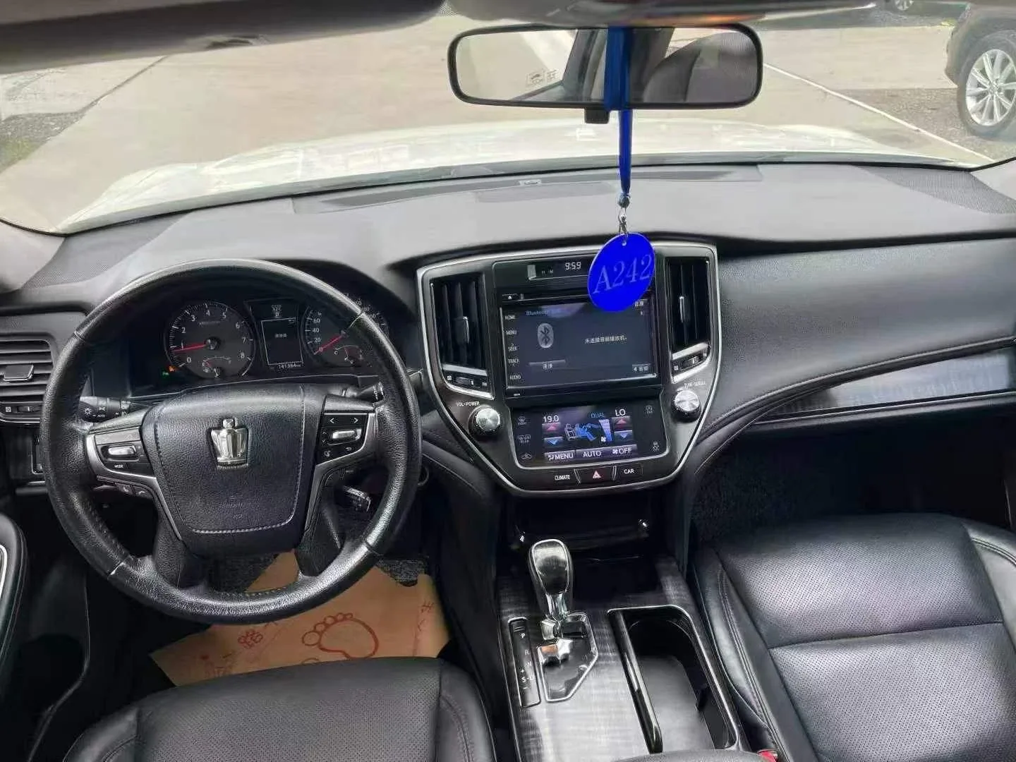 Toyota Crown 2.0T 2016