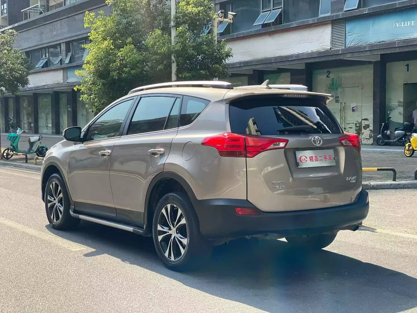Toyota RAV4 2.5 AT 4WD