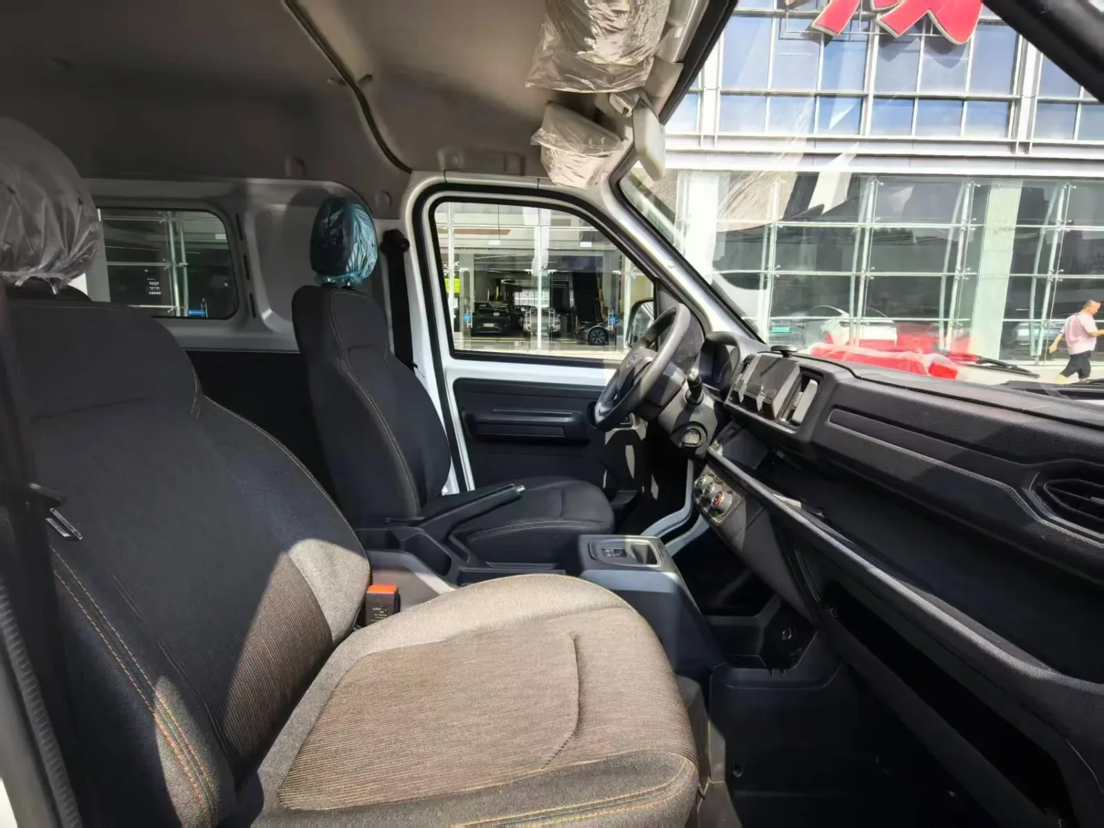 Karry Jiangtun E7 纯电客运面包车
