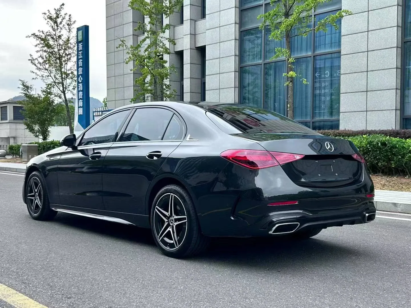 Mercedes-Benz C 260 L 2024