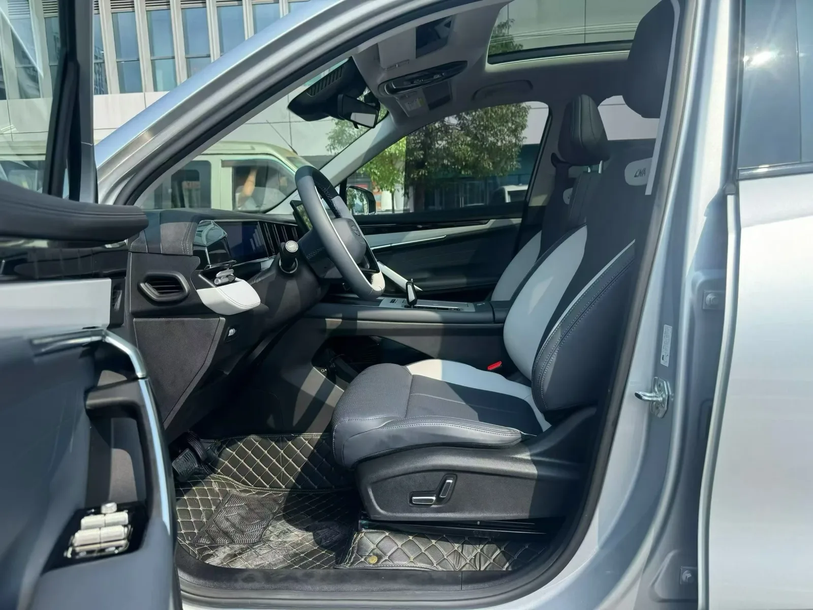 Geely Boyue L