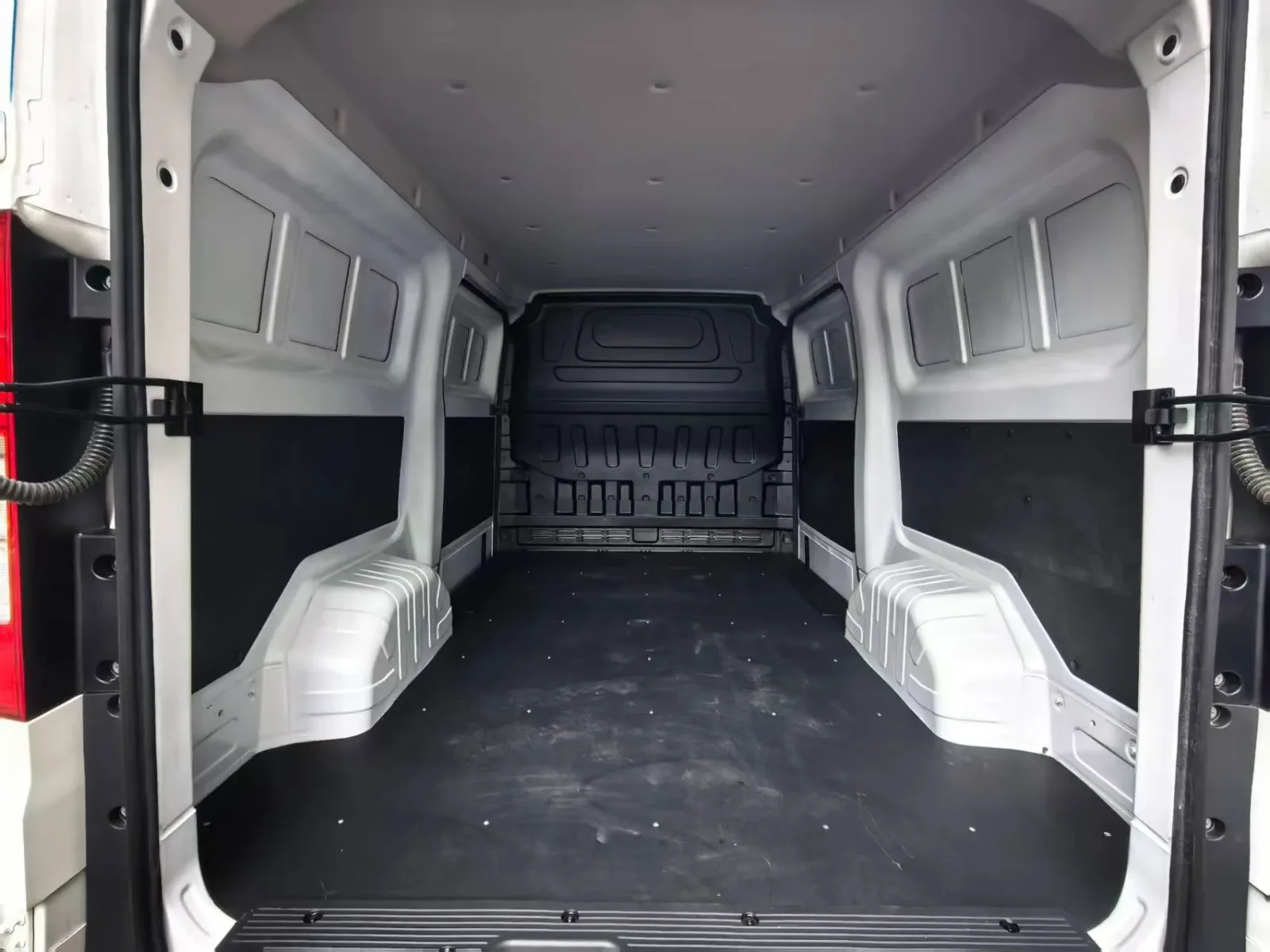 RuiChi EC75 Electric Panel Van