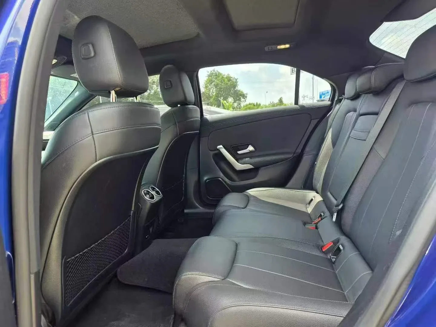 Mercedes-Benz A180L