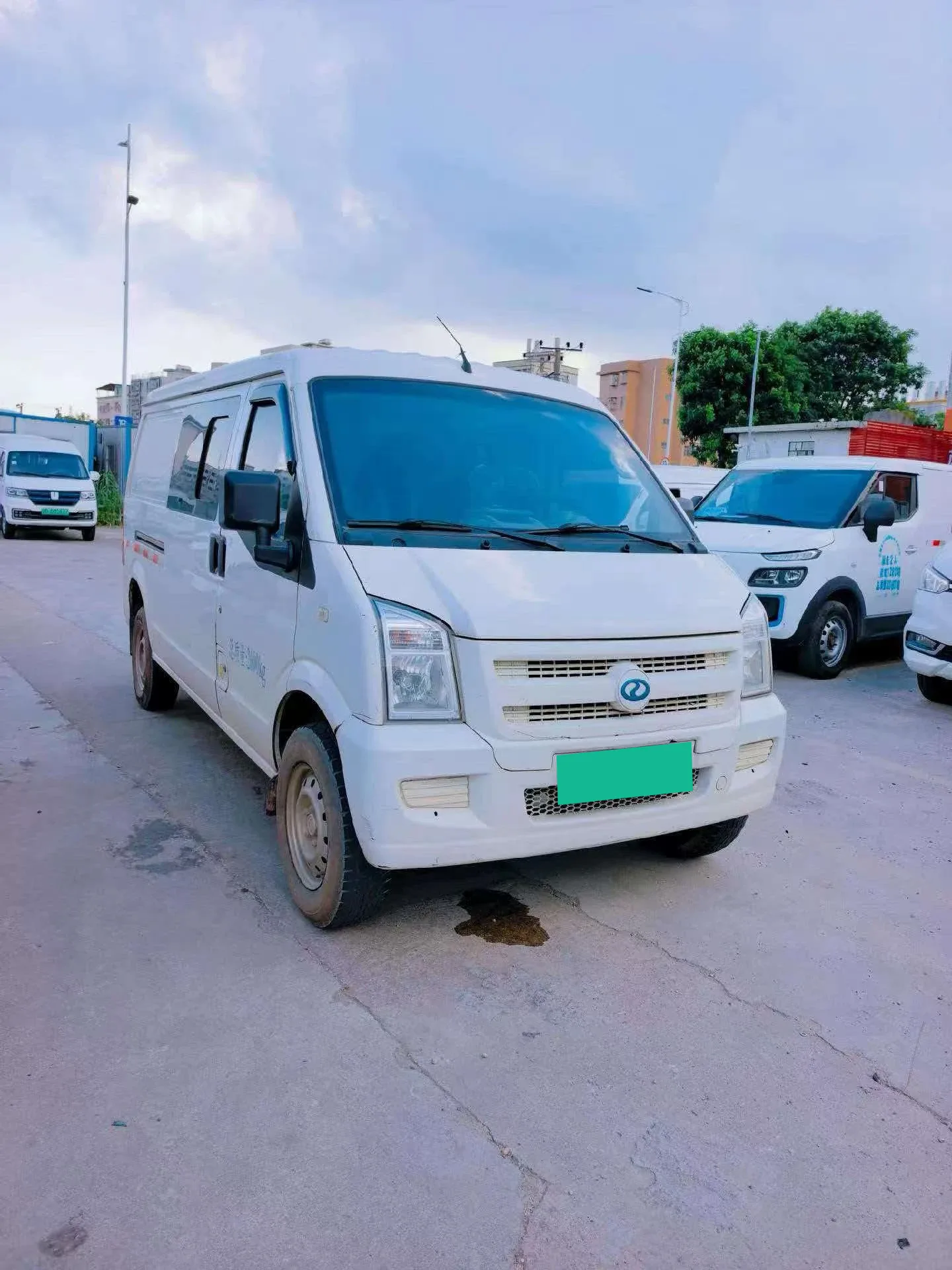 Ruichi EC35 Electric 5-Seat Van