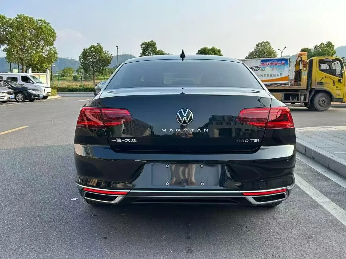 Volkswagen Magotan 330 TSI