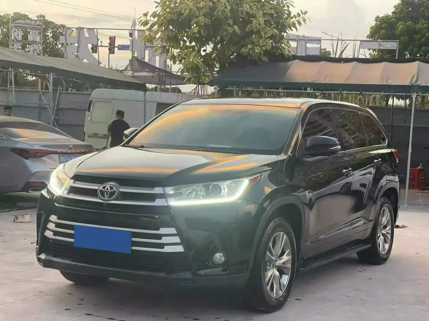 Toyota Highlander 2WD Elite, 7 мест