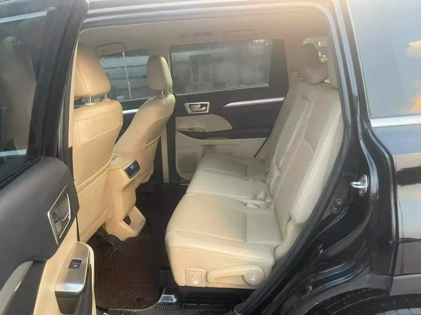 Toyota Highlander 2WD Elite, 7 мест