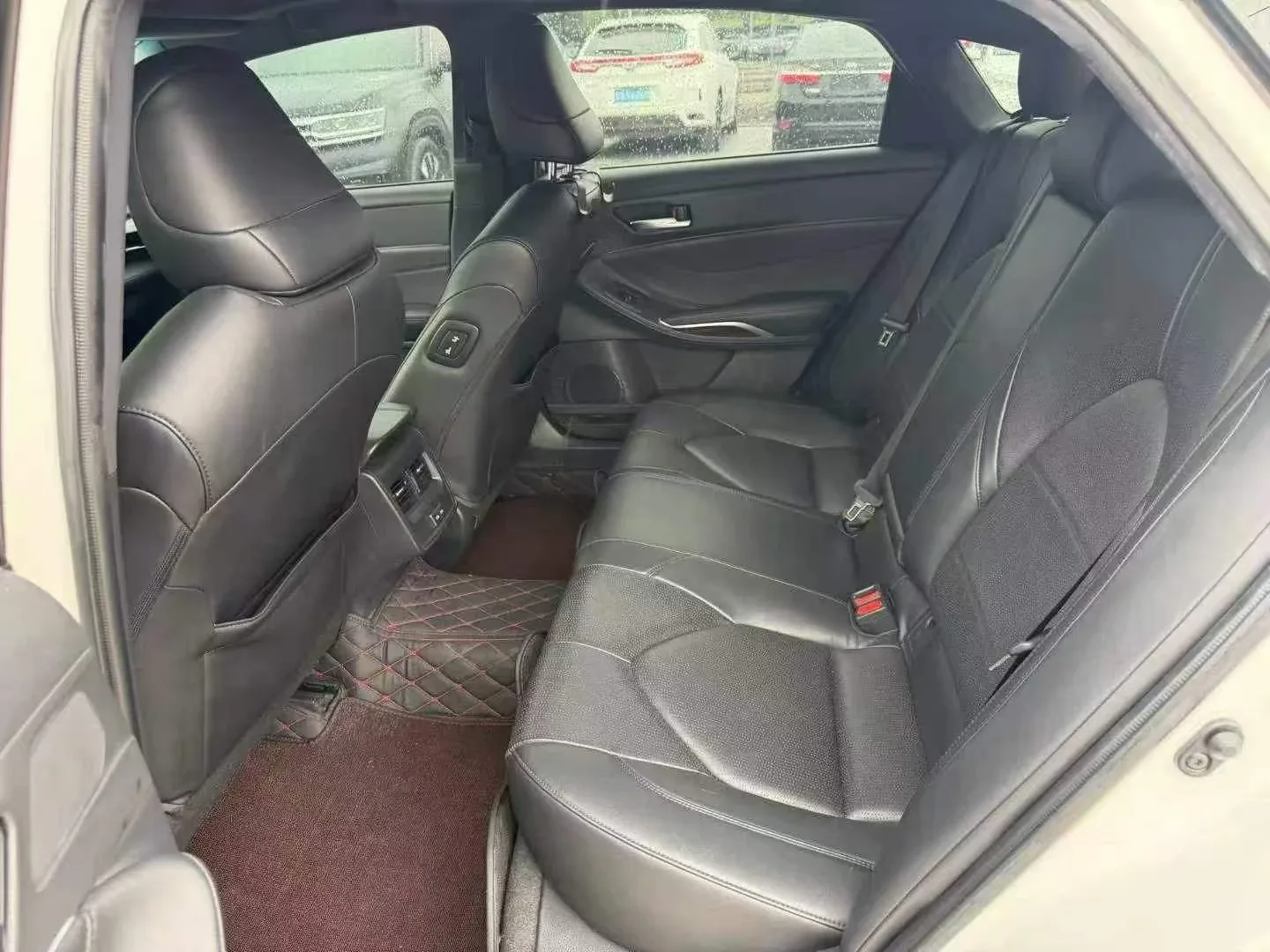 Toyota Avalon sedan