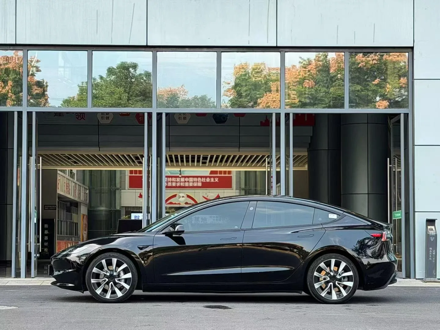 Tesla Model 3 2024