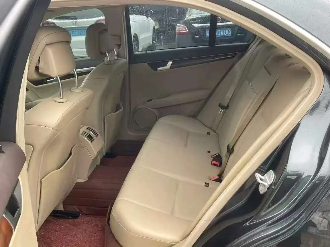 Mercedes-Benz C 260