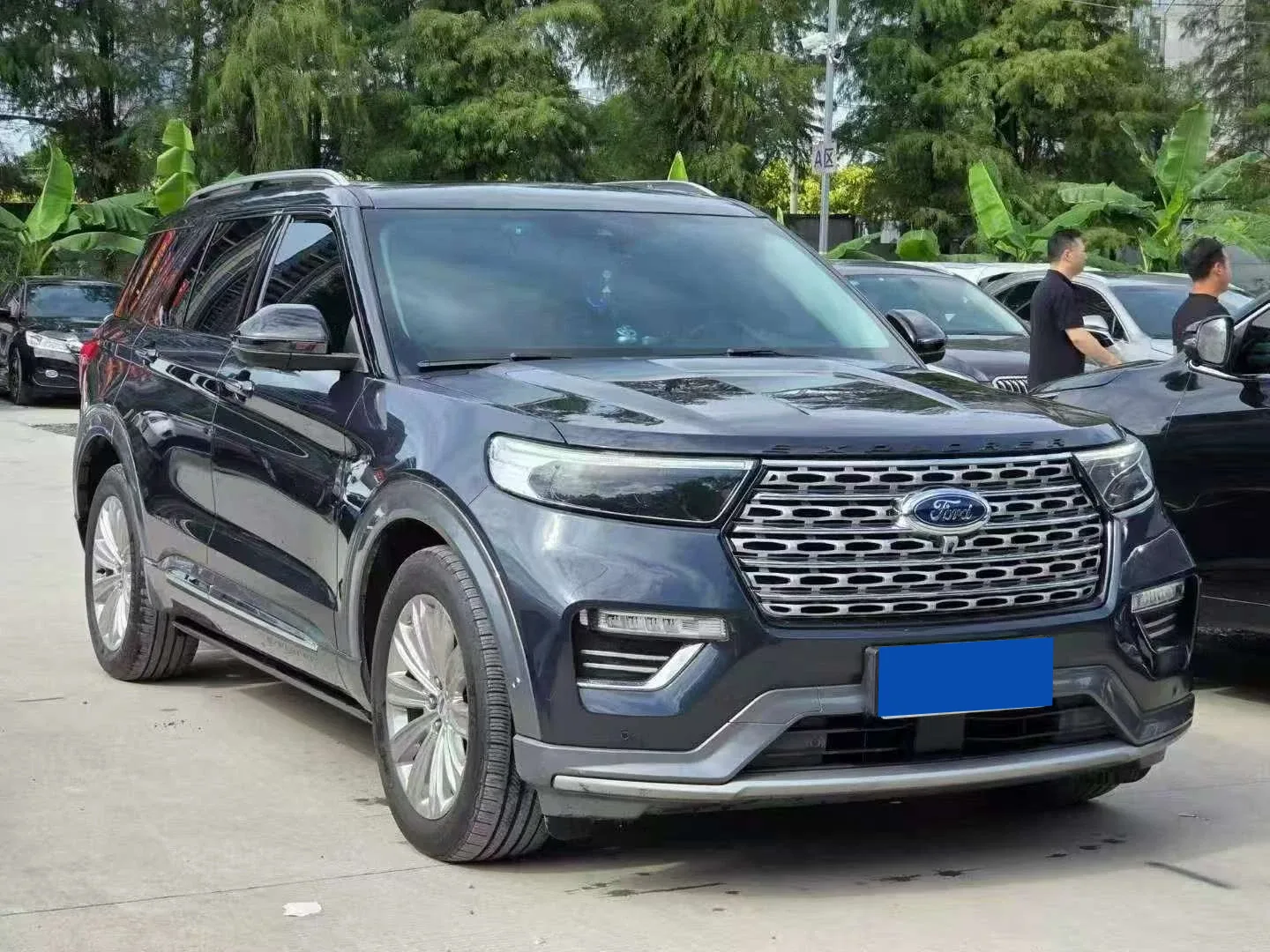 Ford Explorer 7-seat 4WD