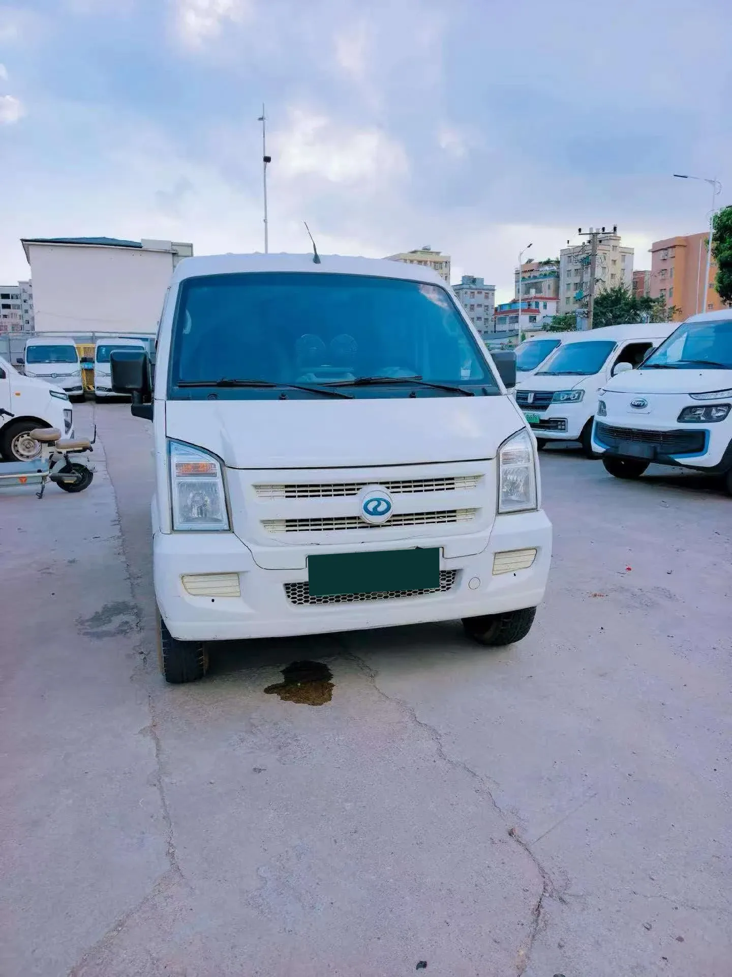 Ruichi EC35 Electric 5-Seat Van