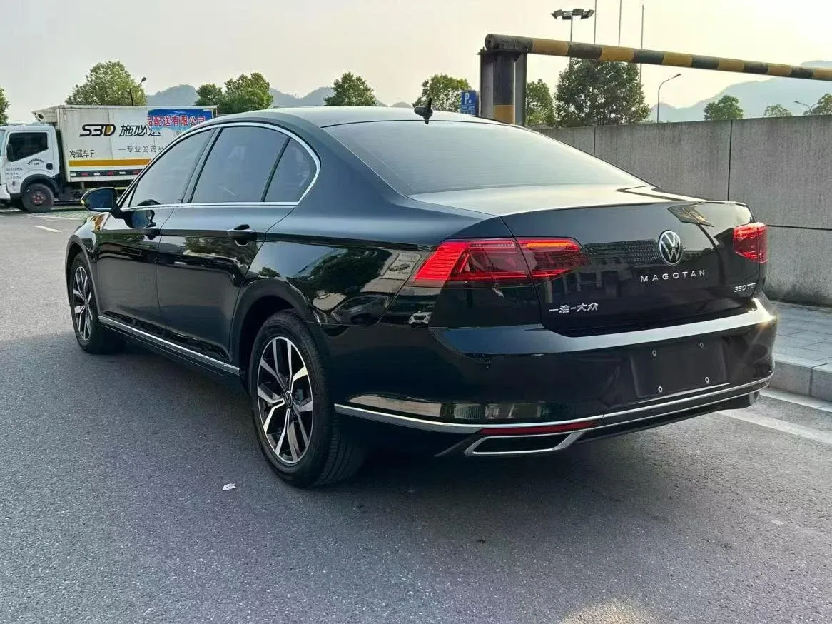 Volkswagen Magotan 330 TSI