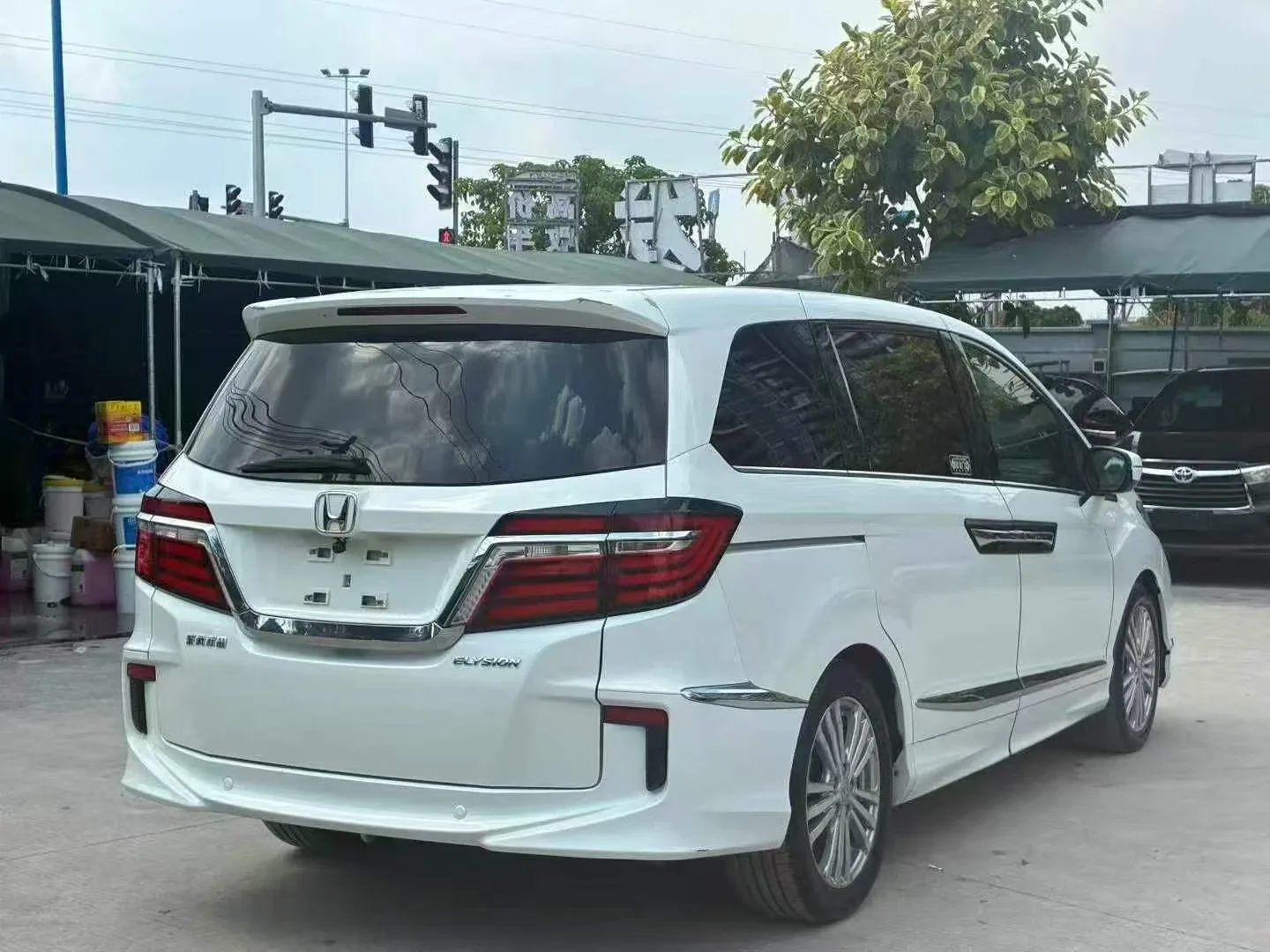 Honda Elysion