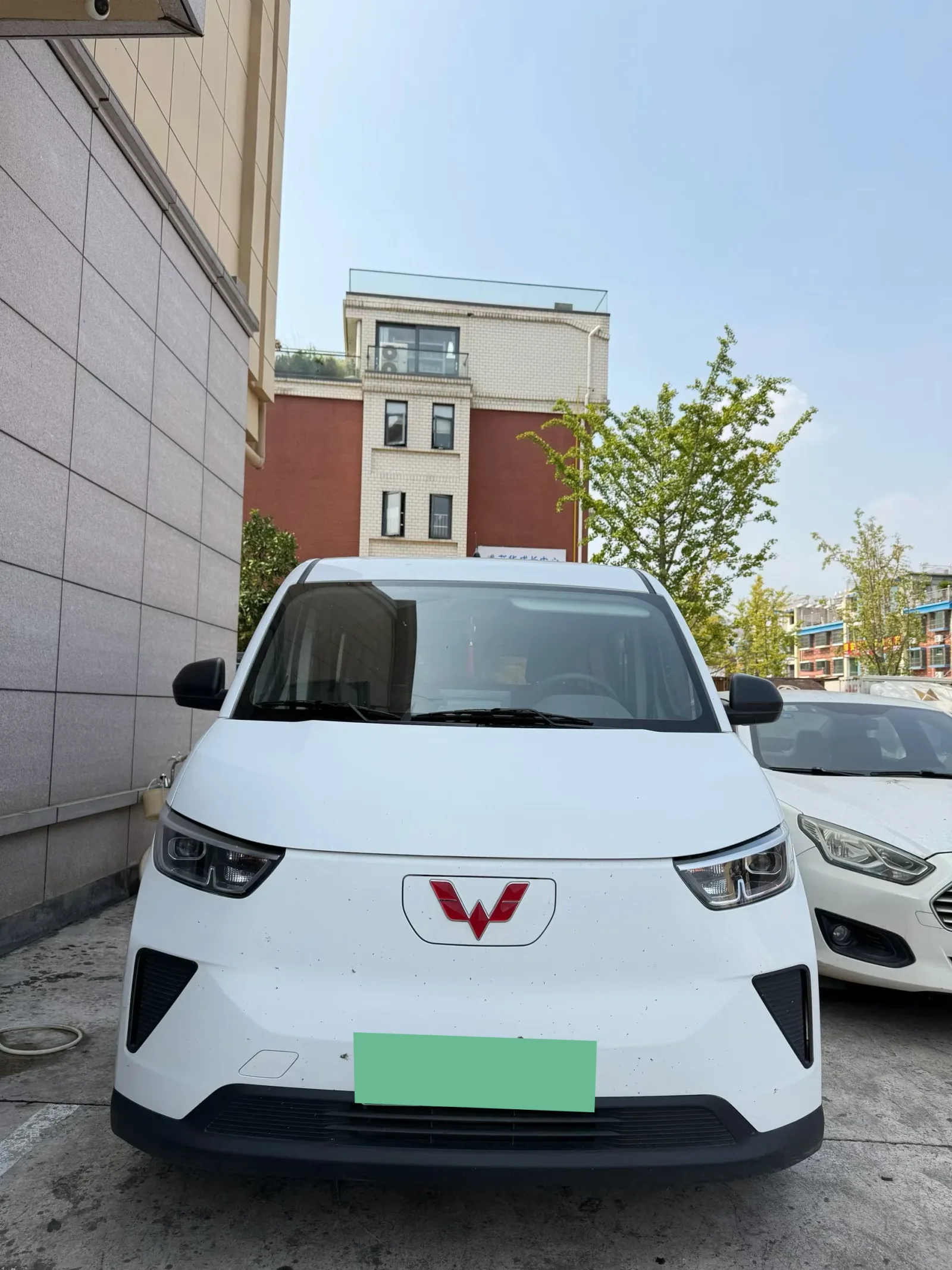Wuling Yangguang 6-местный электрический фургон