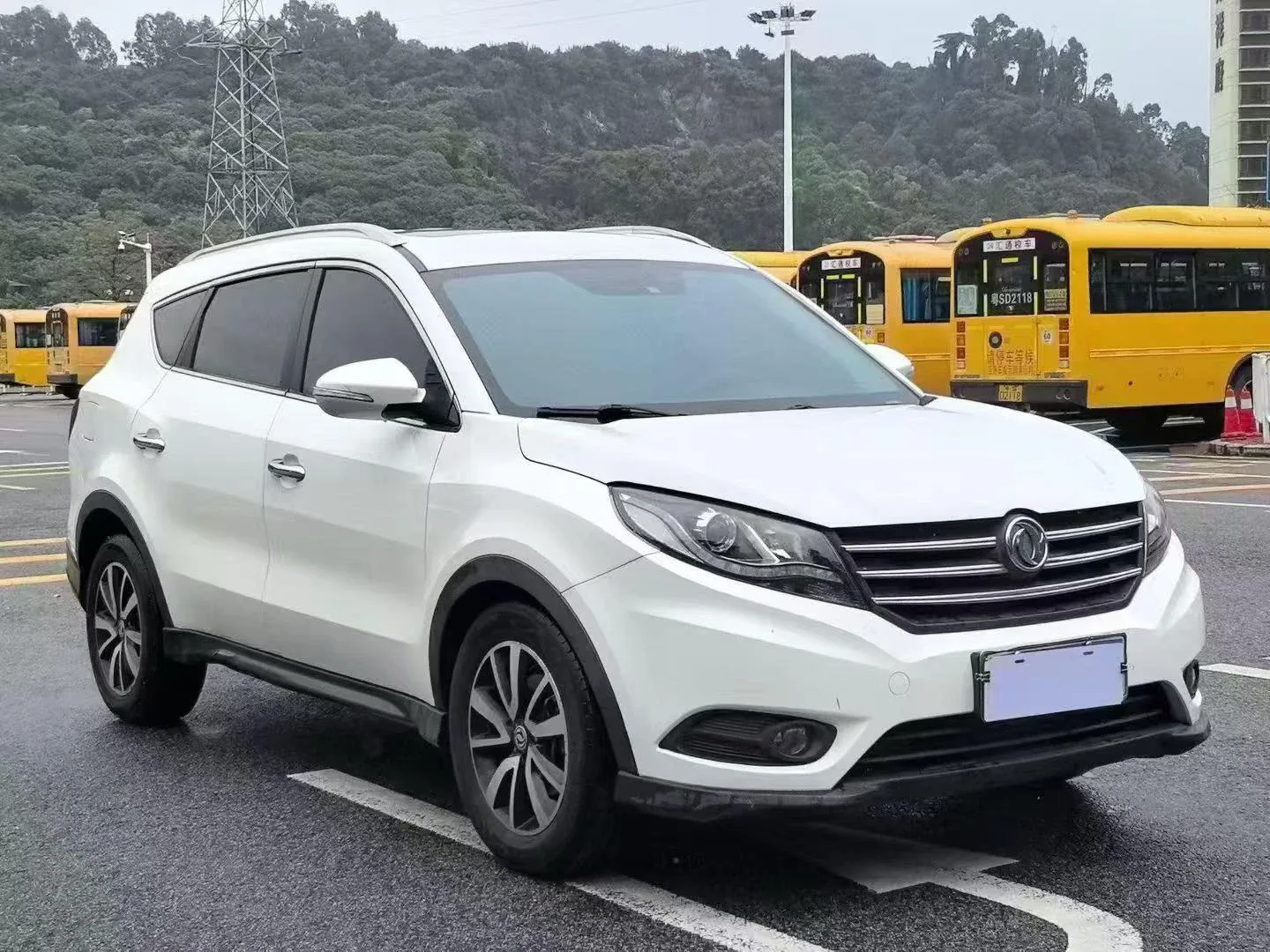 Dongfeng Fengguang 580 1.5T CVT