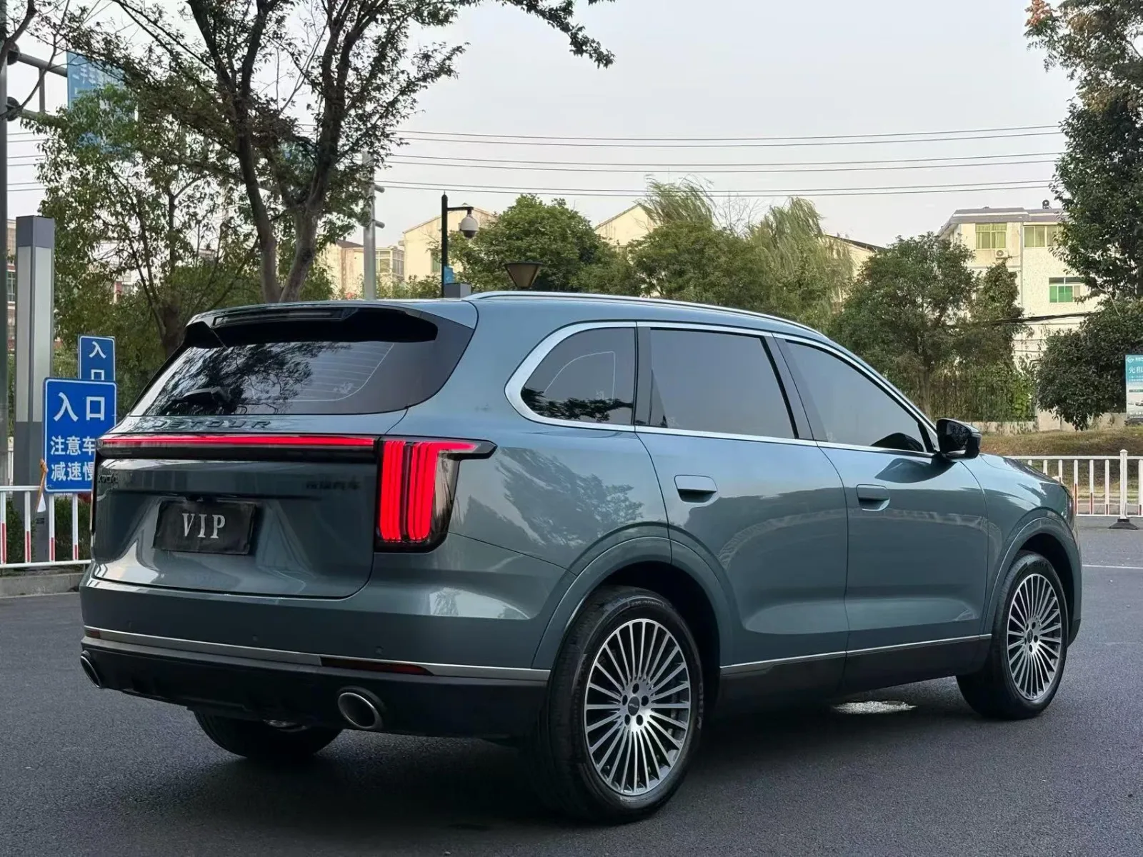 JETOUR X70L 2.0T