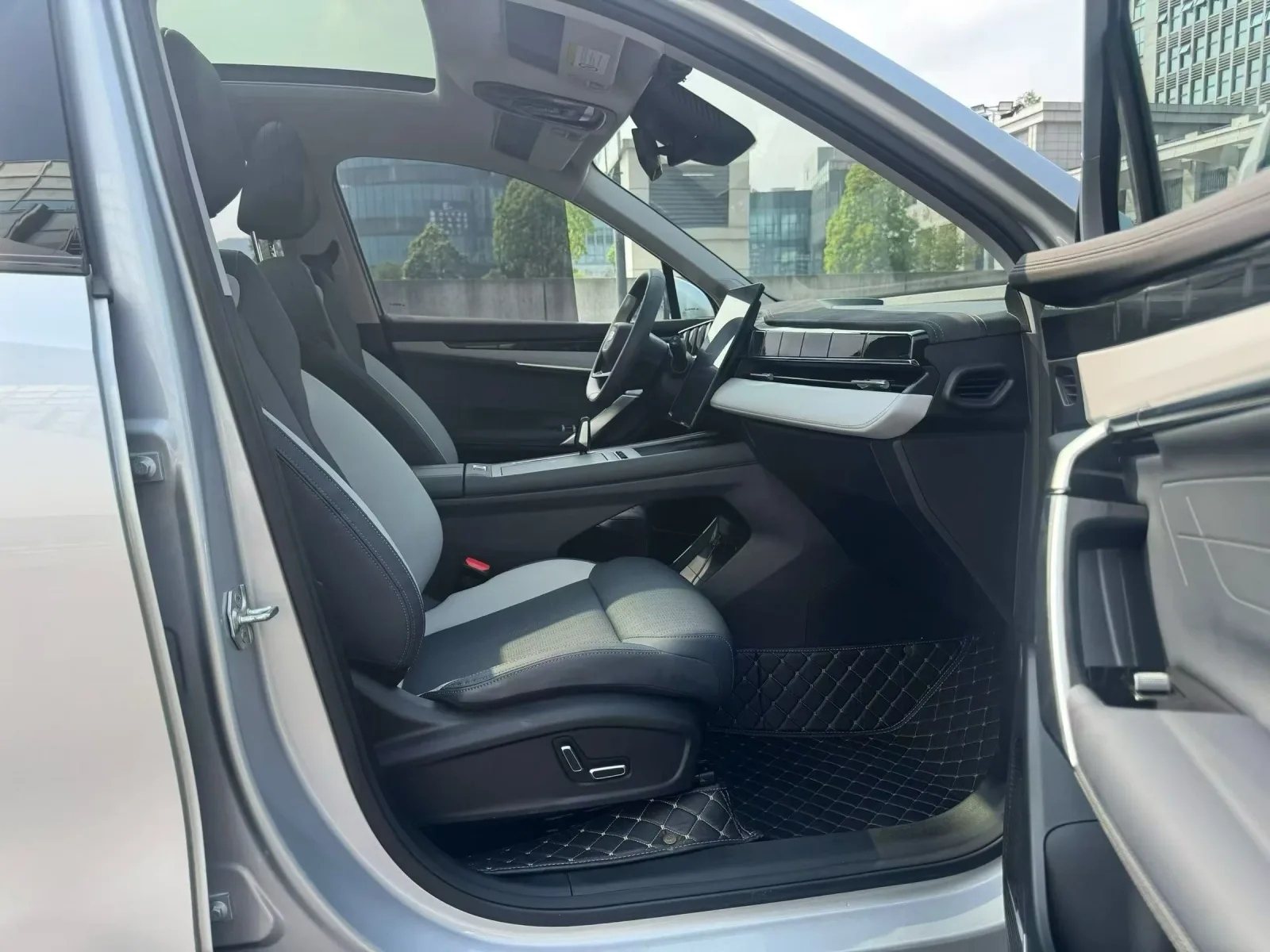 Geely Boyue L