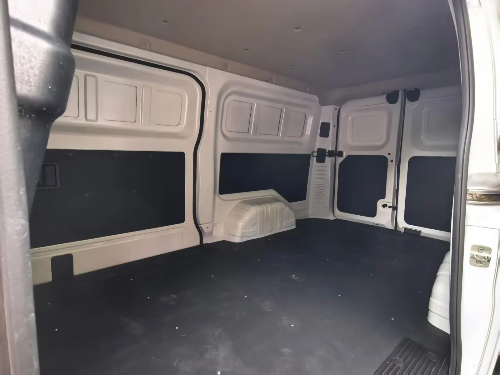RuiChi EC75 Electric Panel Van