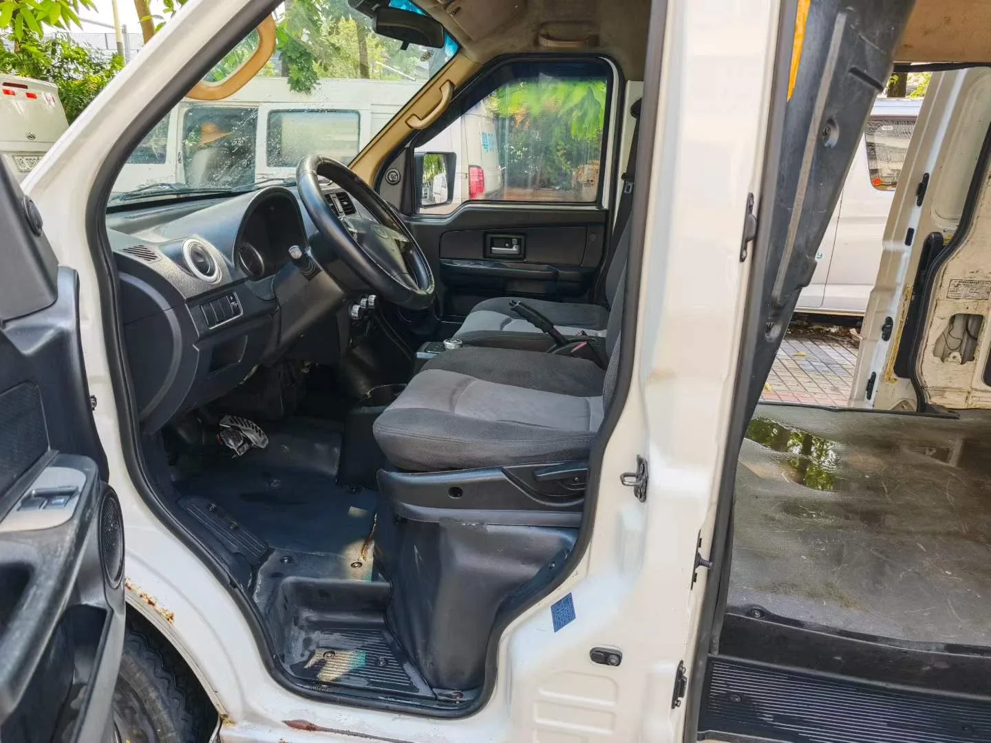 Ruichi EC35 II 纯电厢式货车