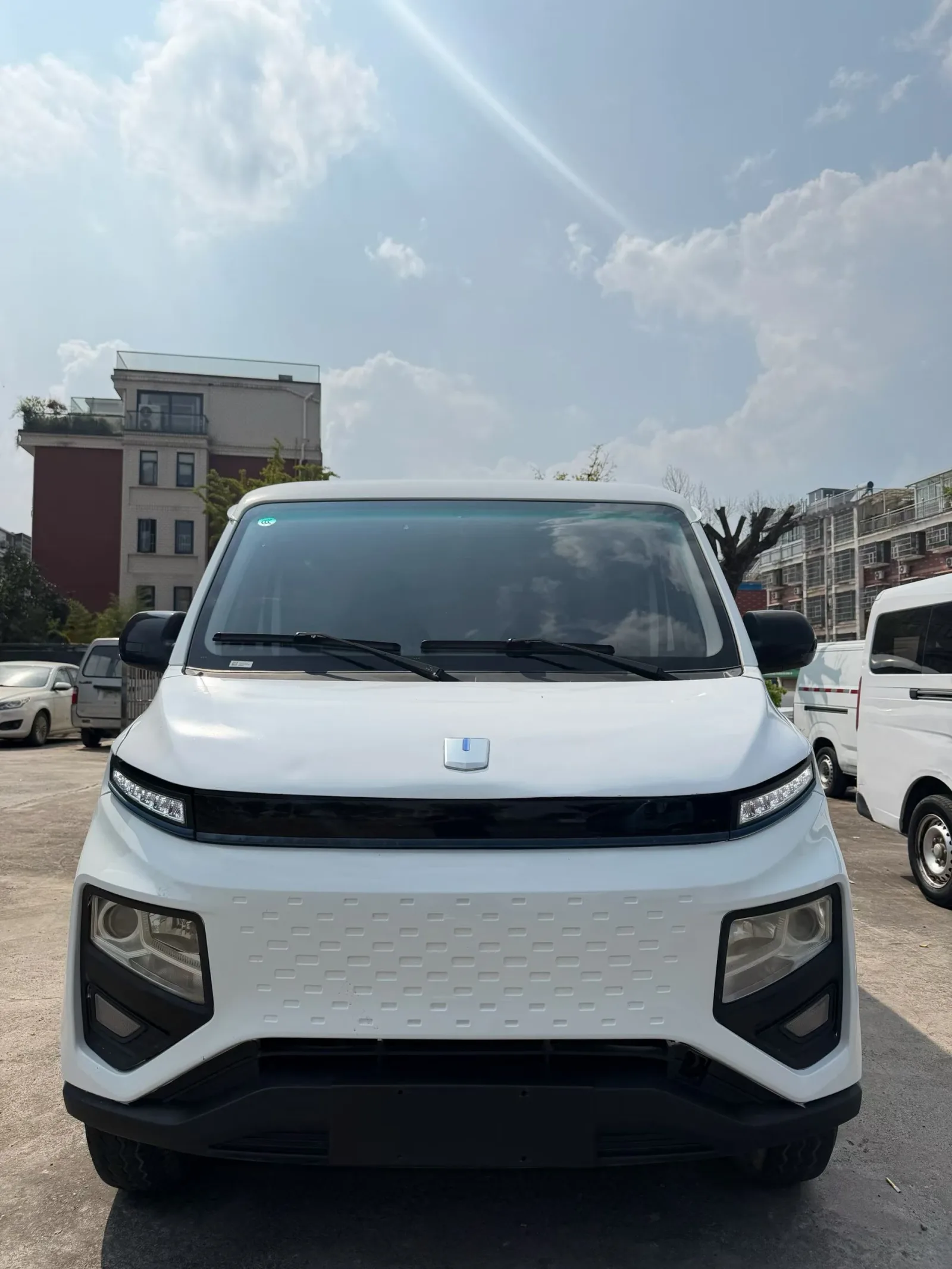 Farizon V6E Electric Van