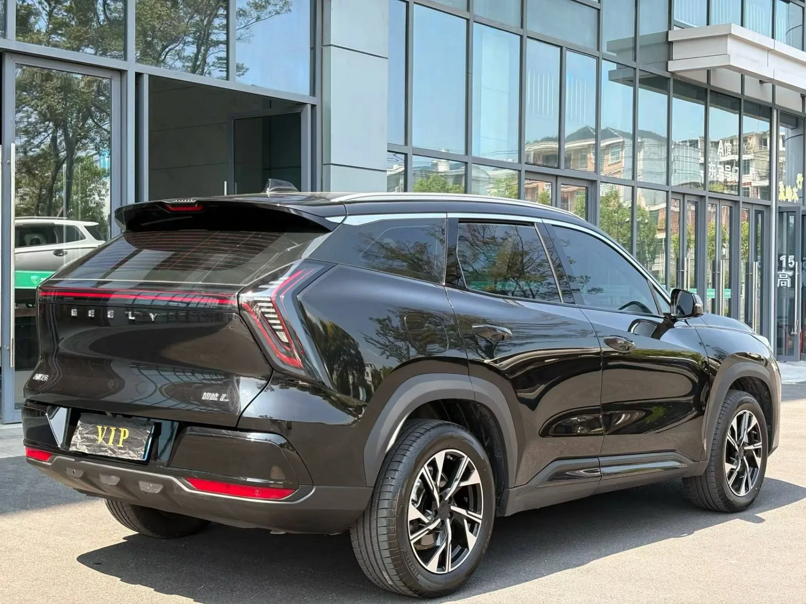 Geely Boyue L