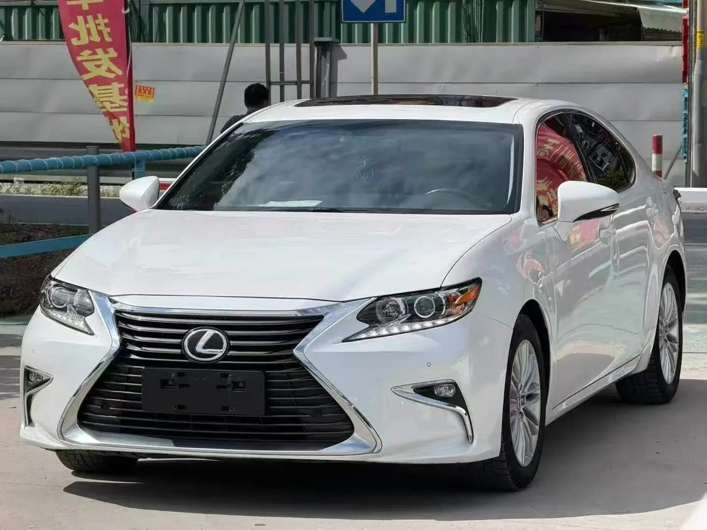 Lexus ES 200