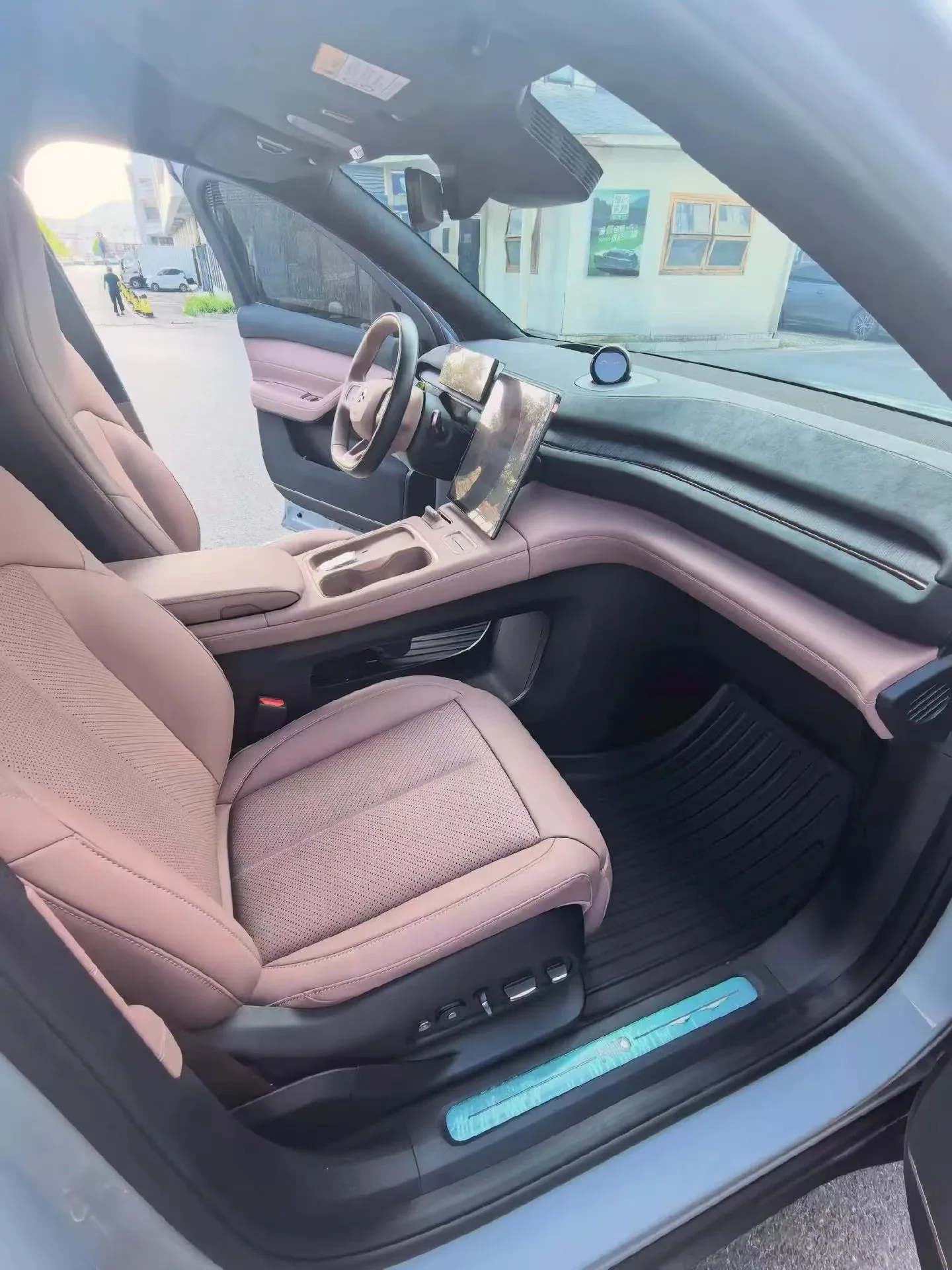 NIO EC6