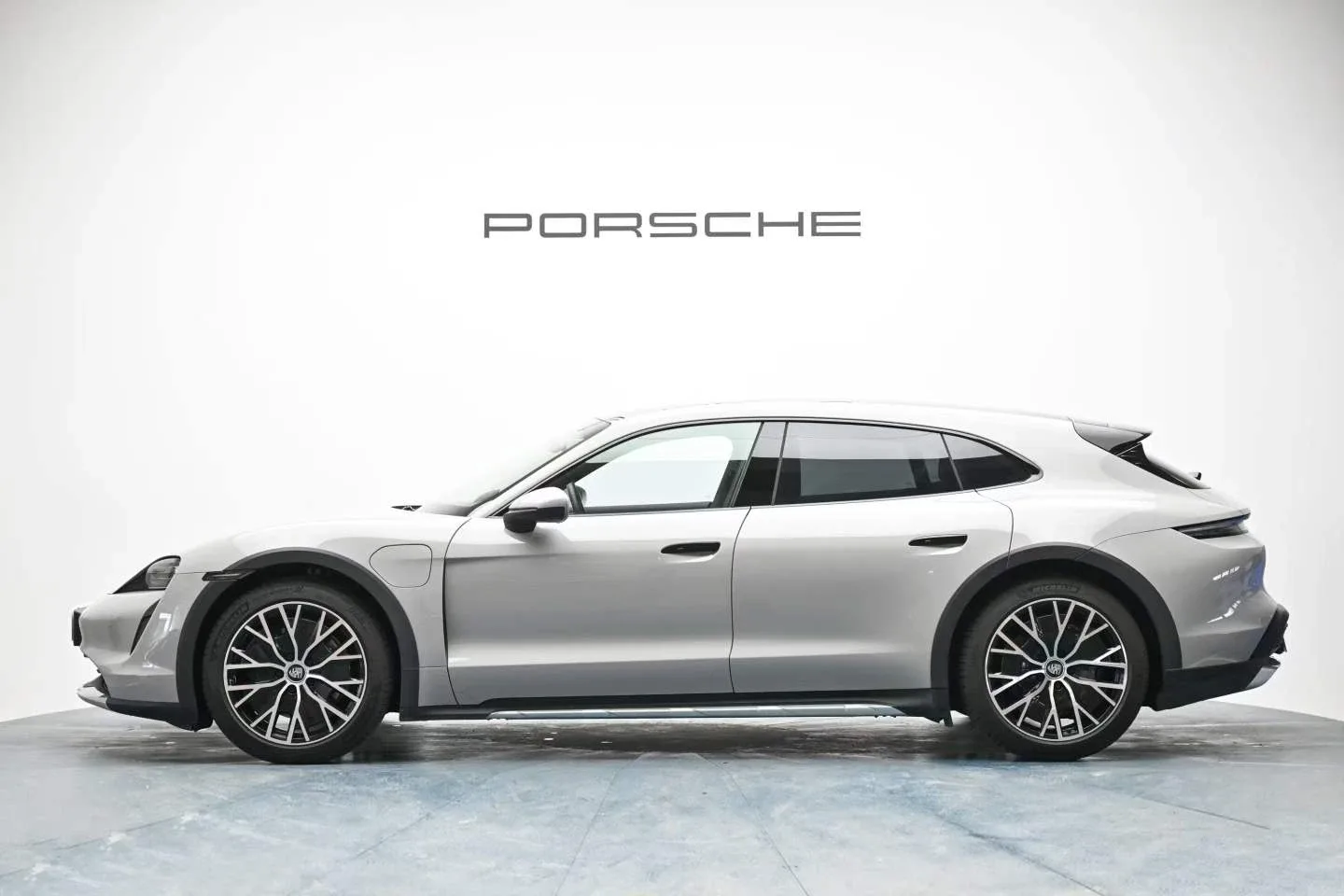Porsche Taycan 4 Cross Turismo, 2023