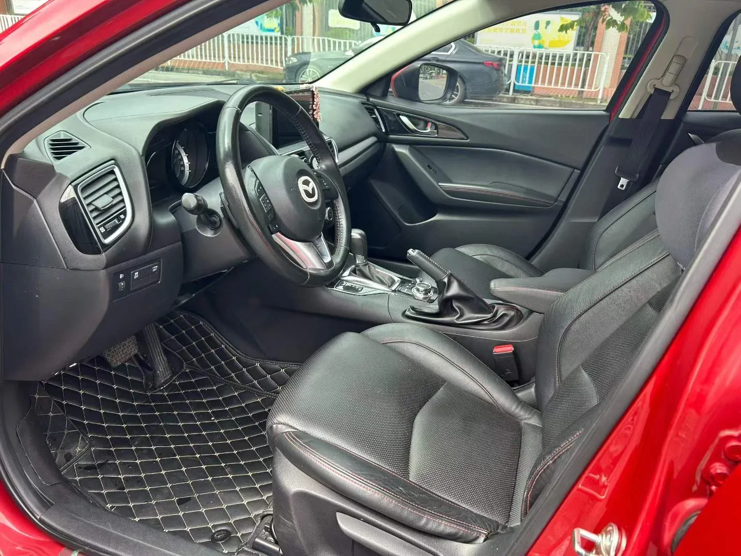 Mazda Axela 2.0L 2016
