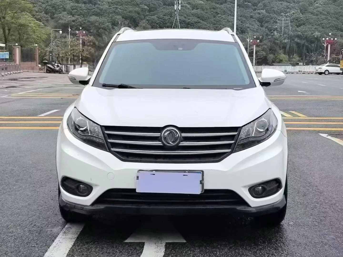 Dongfeng Fengguang 580 1.5T CVT