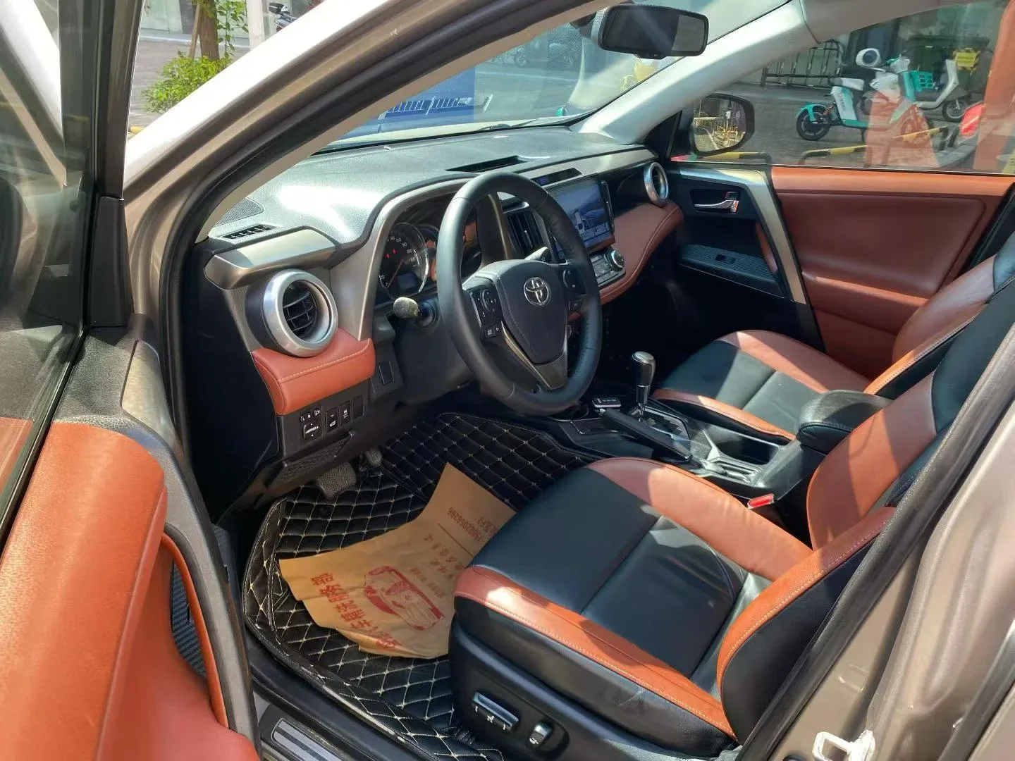 Toyota RAV4 2.5 AT 4WD