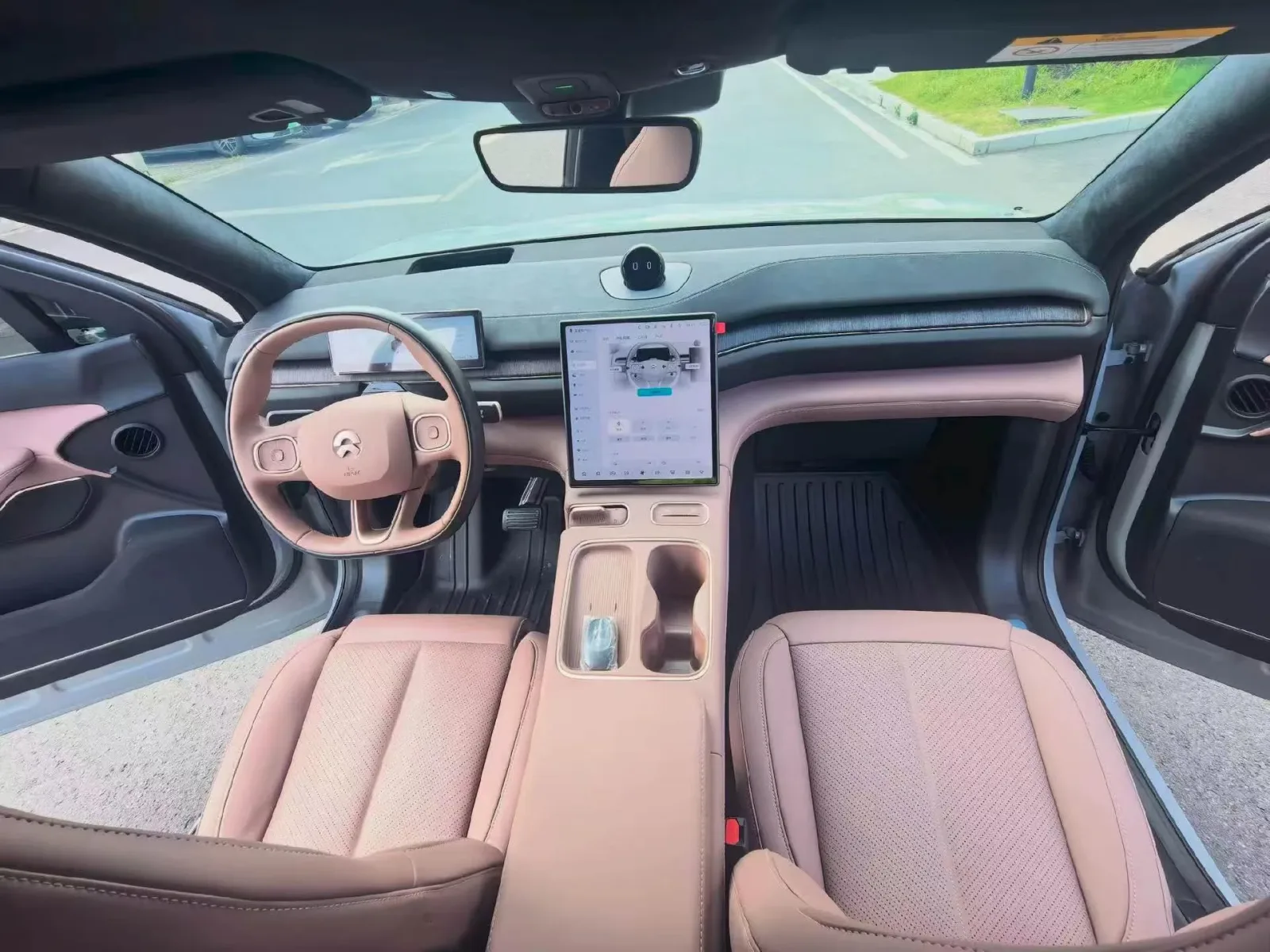 NIO EC6
