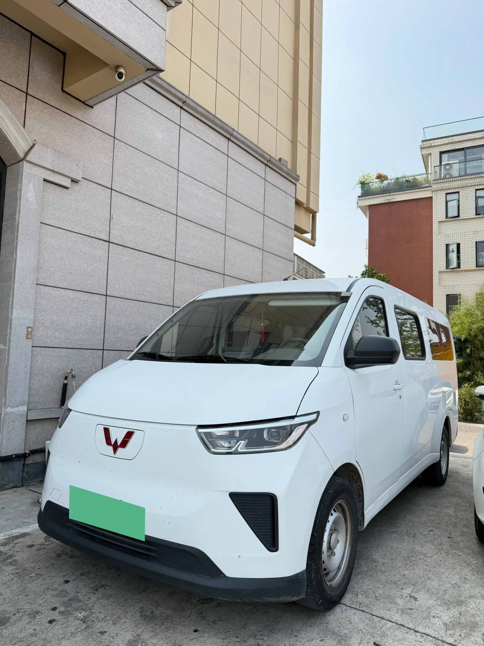 Wuling Yangguang 6-Seat Electric Van