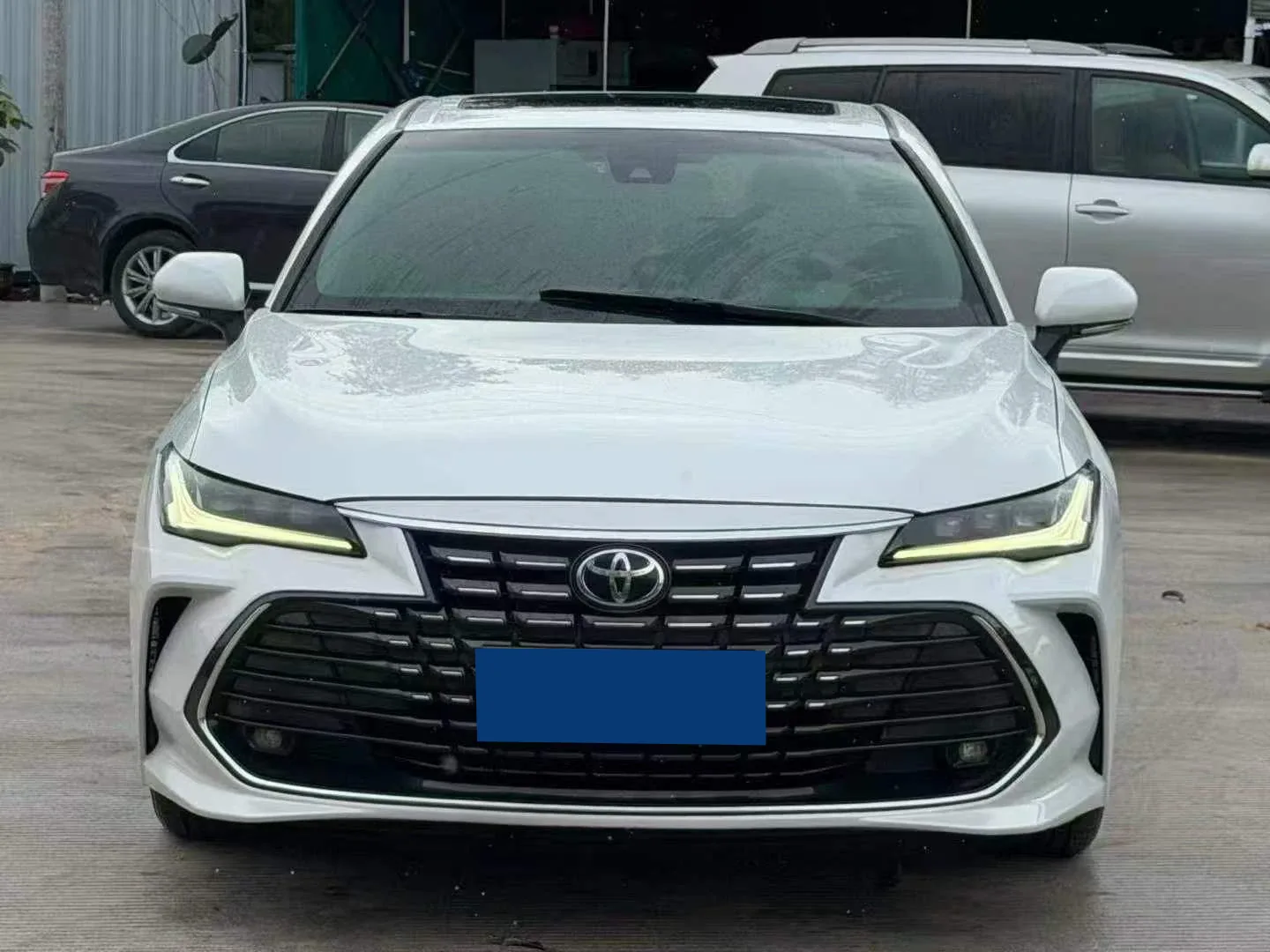 Toyota Avalon sedan