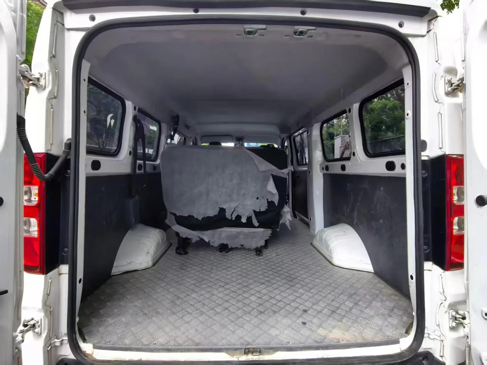Wuling Yangguang пассажирский электрофургон