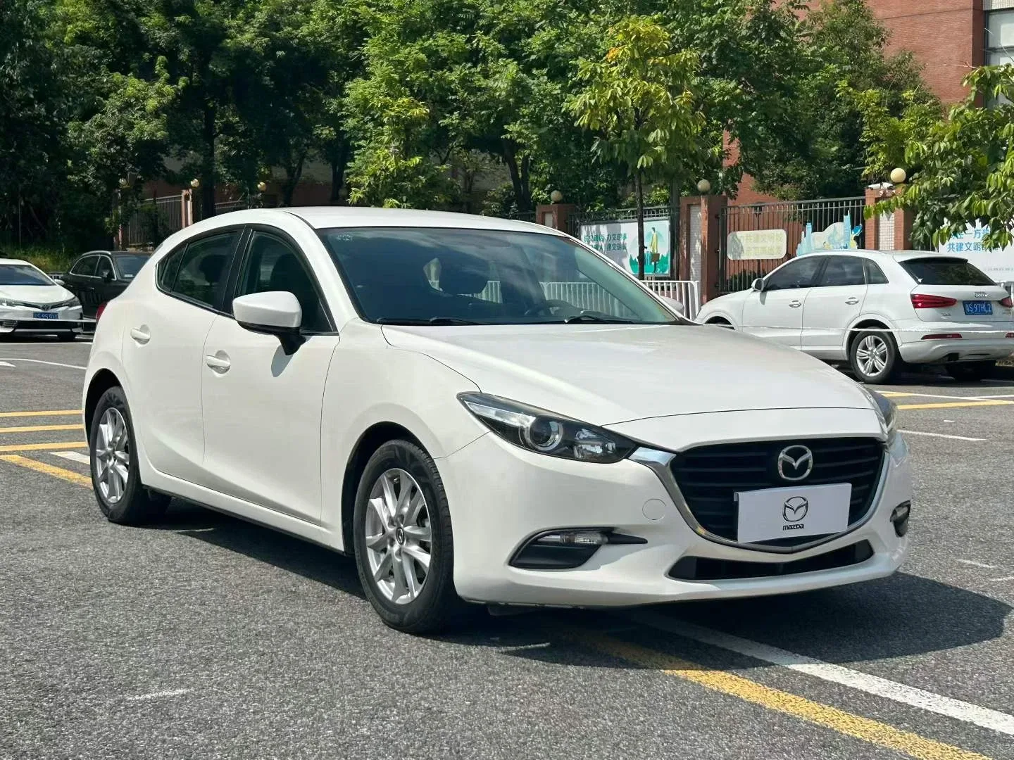 Mazda Axela 1.5, хэтчбек