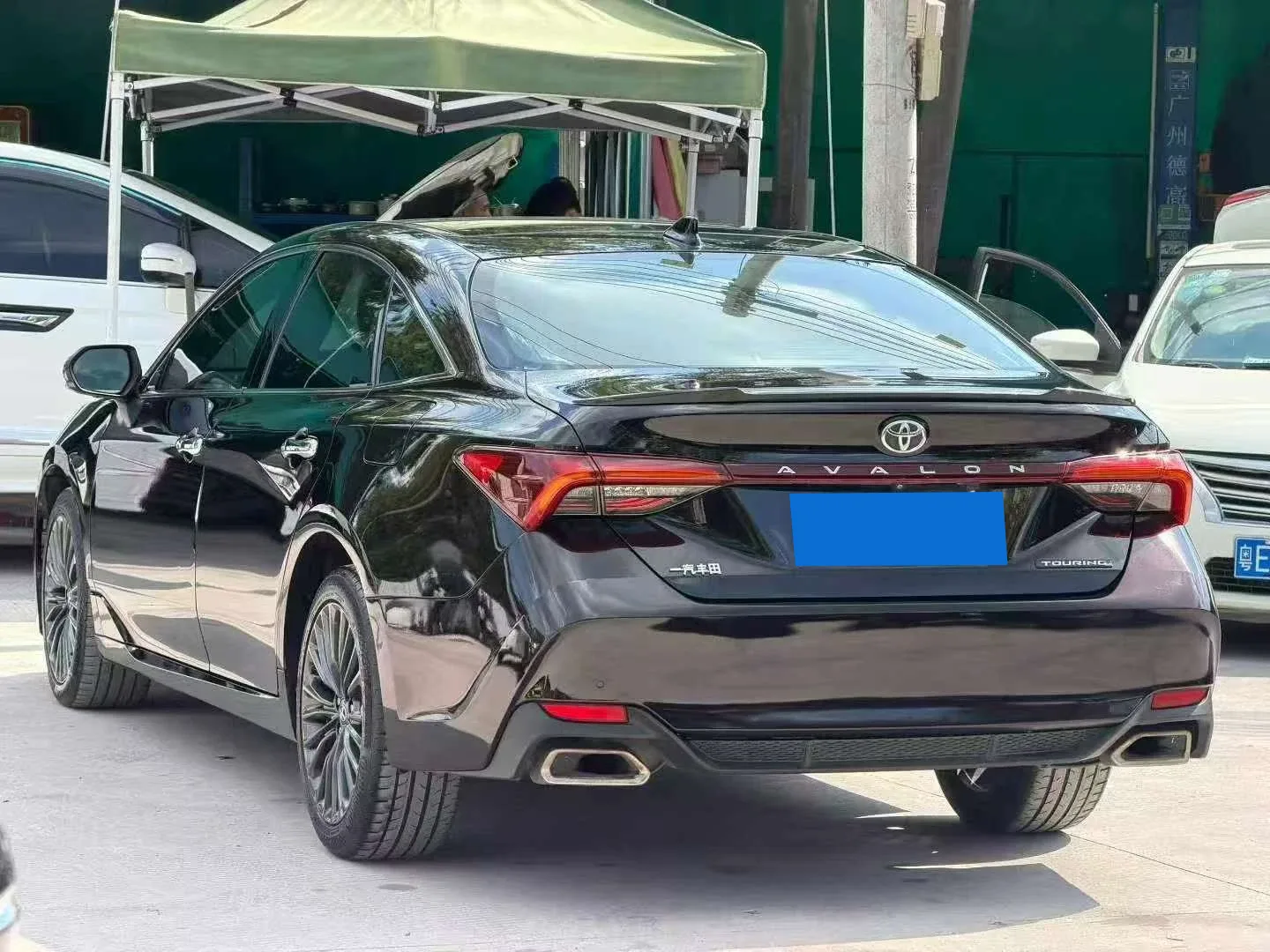 Toyota Avalon 2.5 黑色轿车