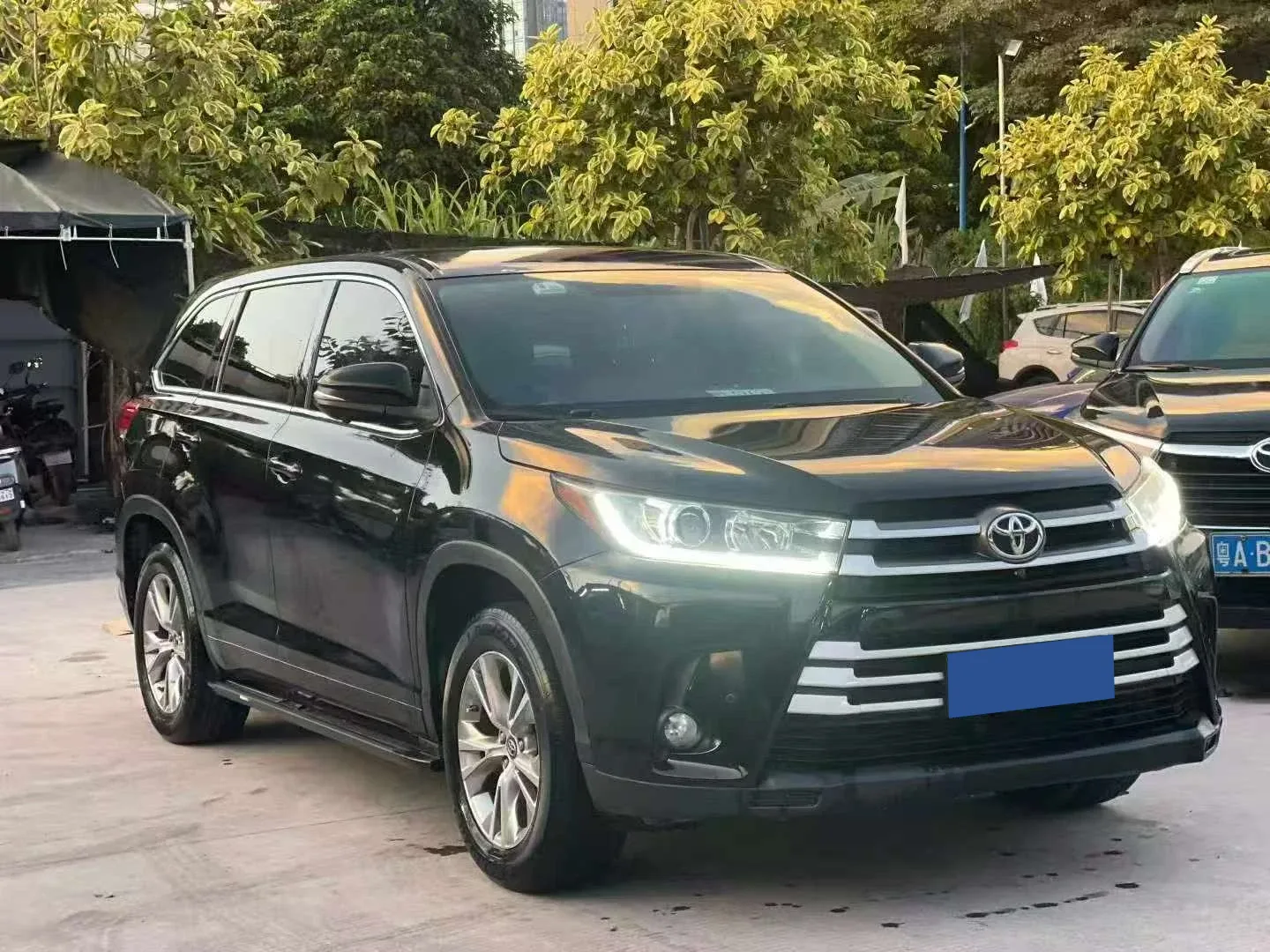Toyota Highlander 2WD Elite, 7 seats